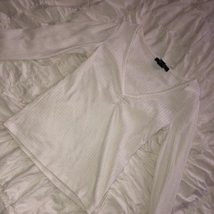 ✨BASIC WHITE LONG SLEEVE TOP✨